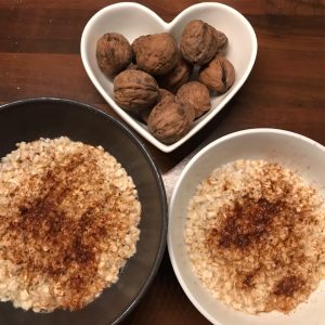 Porridge with walnuts